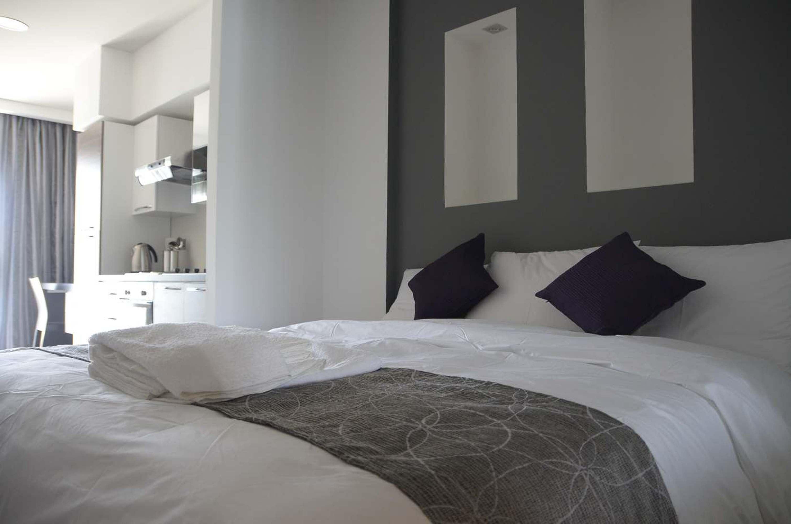 Pebbles Boutique 3*
